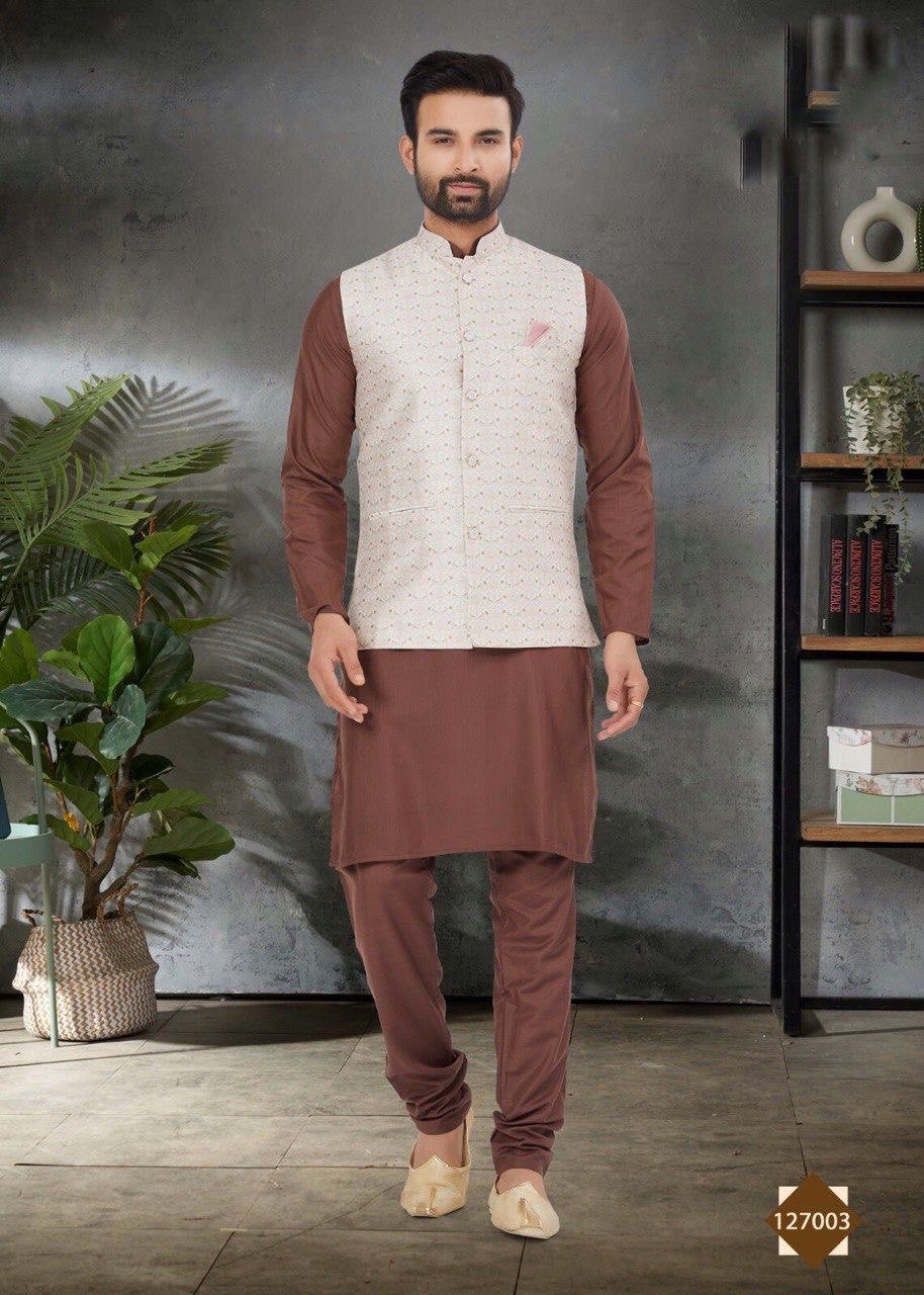 Men's Kurta Pyajama with Jacket.