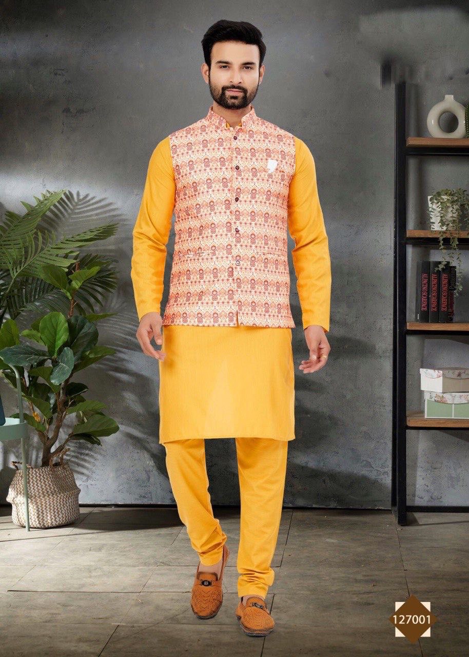 Men's Kurta Pyajama with Jacket.