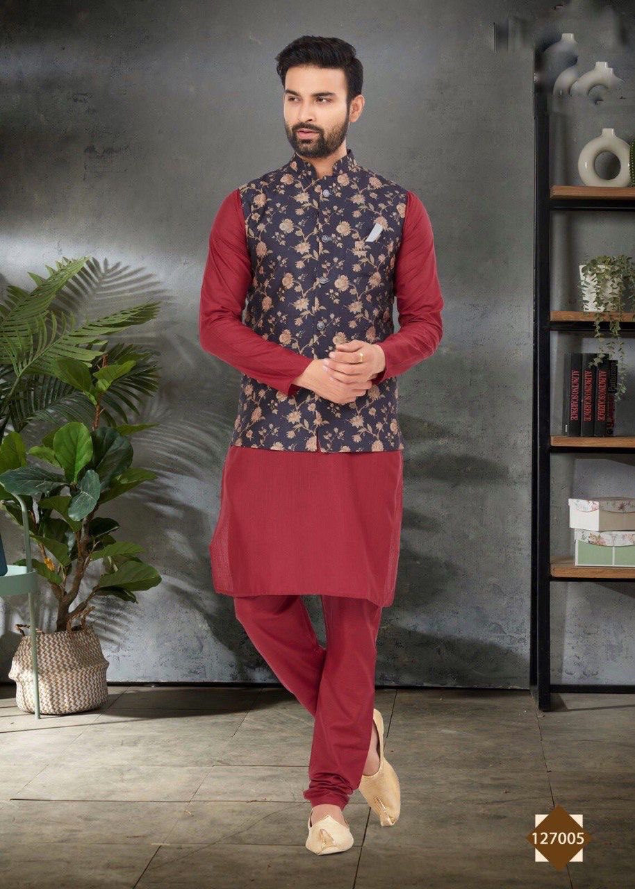 Men's Kurta Pyajama with Jacket.